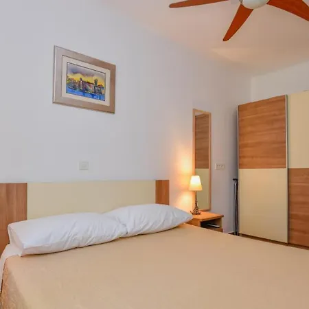 Mint - By Guide Vila