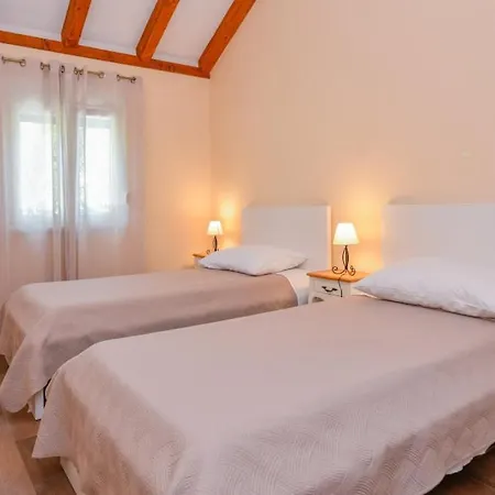 Vila Mint - By Guide