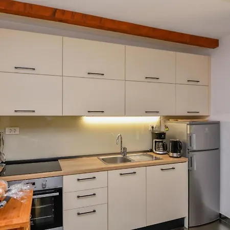 Mint - By Guide * Split