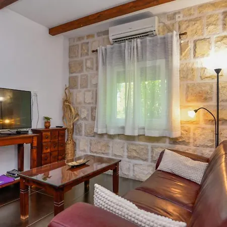 Mint - By Guide Villa