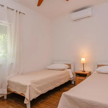 Mint - By Guide Villa Split